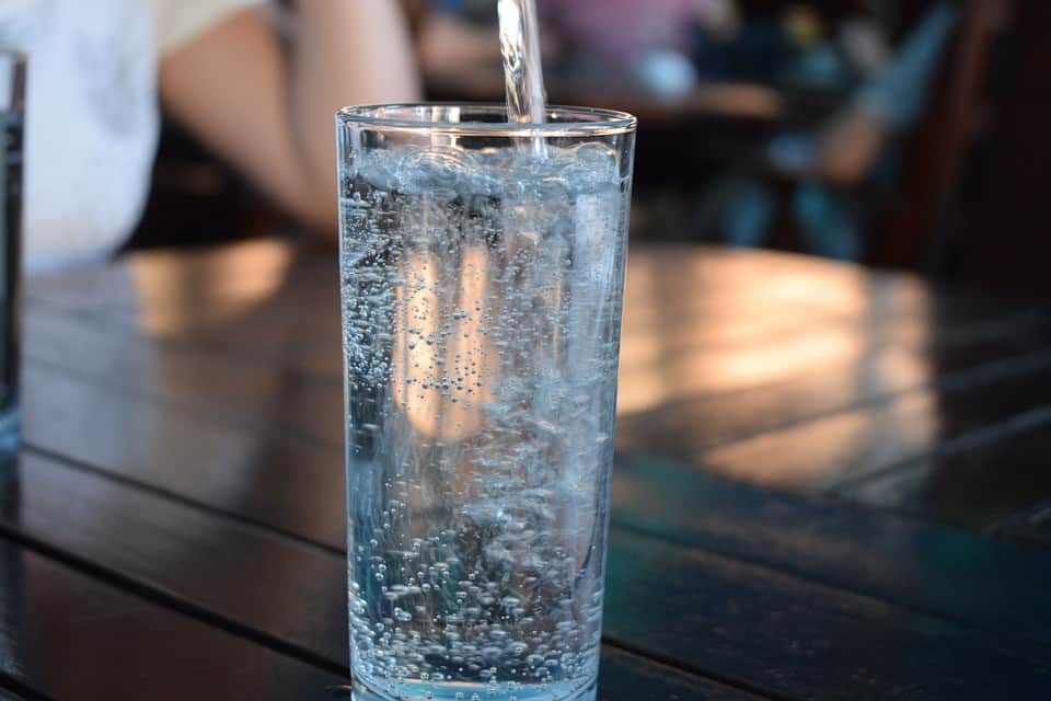 US-Hersteller bringt CBD-haltiges Mineralwasser auf den Markt